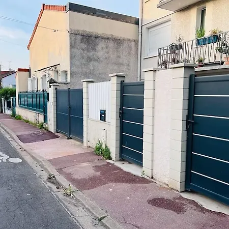 Superbe Avec Entrée Et Jardin Privés *
