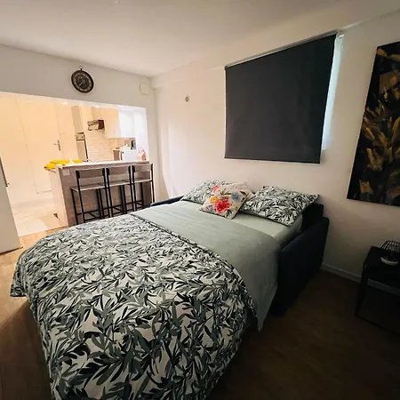 Appartamento Superbe Avec Entrée Et Jardin Privés *