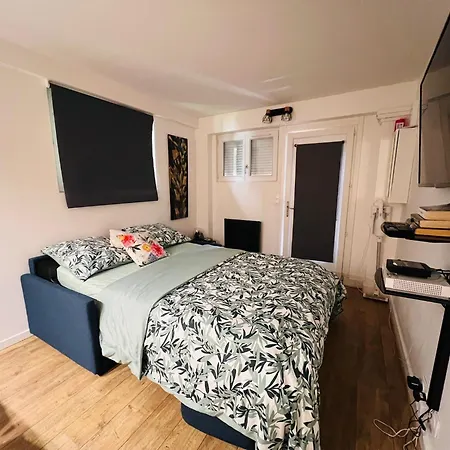 Superbe Avec Entrée Et Jardin Privés * Bagneux (Hauts-de-Seine)
