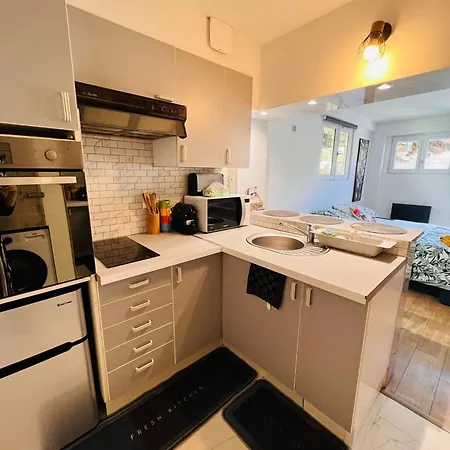 Superbe Avec Entrée Et Jardin Privés