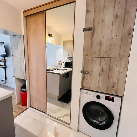 Superbe Avec Entrée Et Jardin Privés *